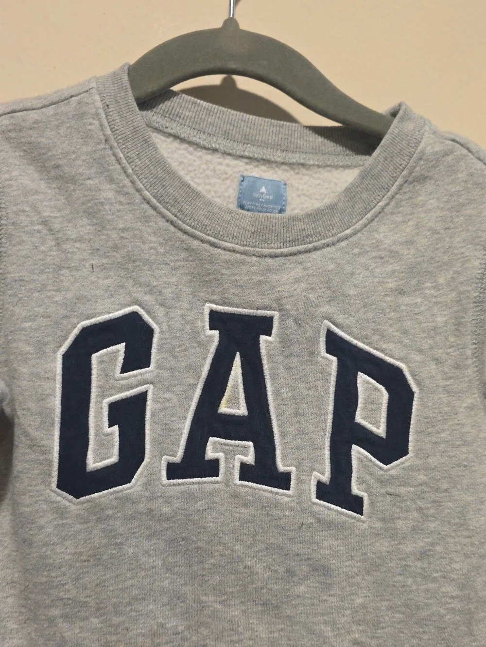 GAP Kids Light Gray Sweatshirt with Navy Logo 2t